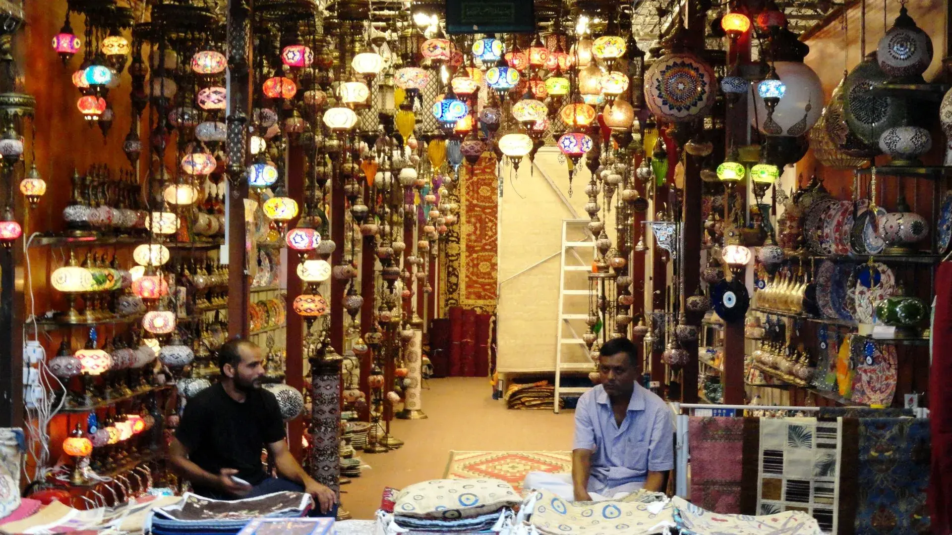 دليل شارع العرب في كوالالمبور 2026: فنادق ومطاعم ومولات