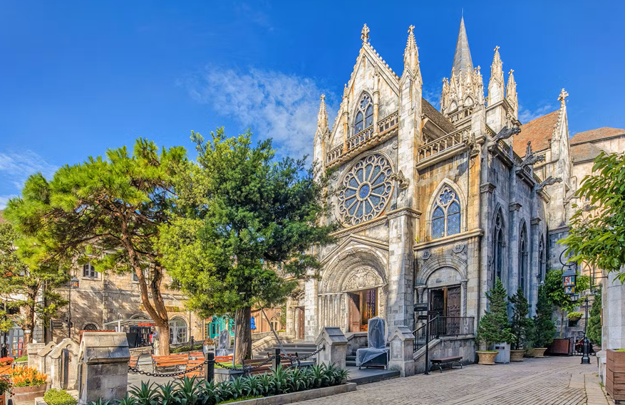 القرية الفرنسية دانانج